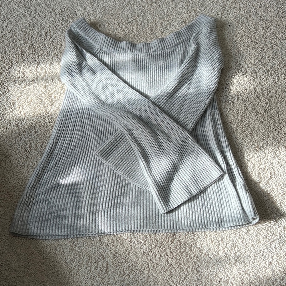 AMERICAN EAGLE OFF SHOULDER SWEATER